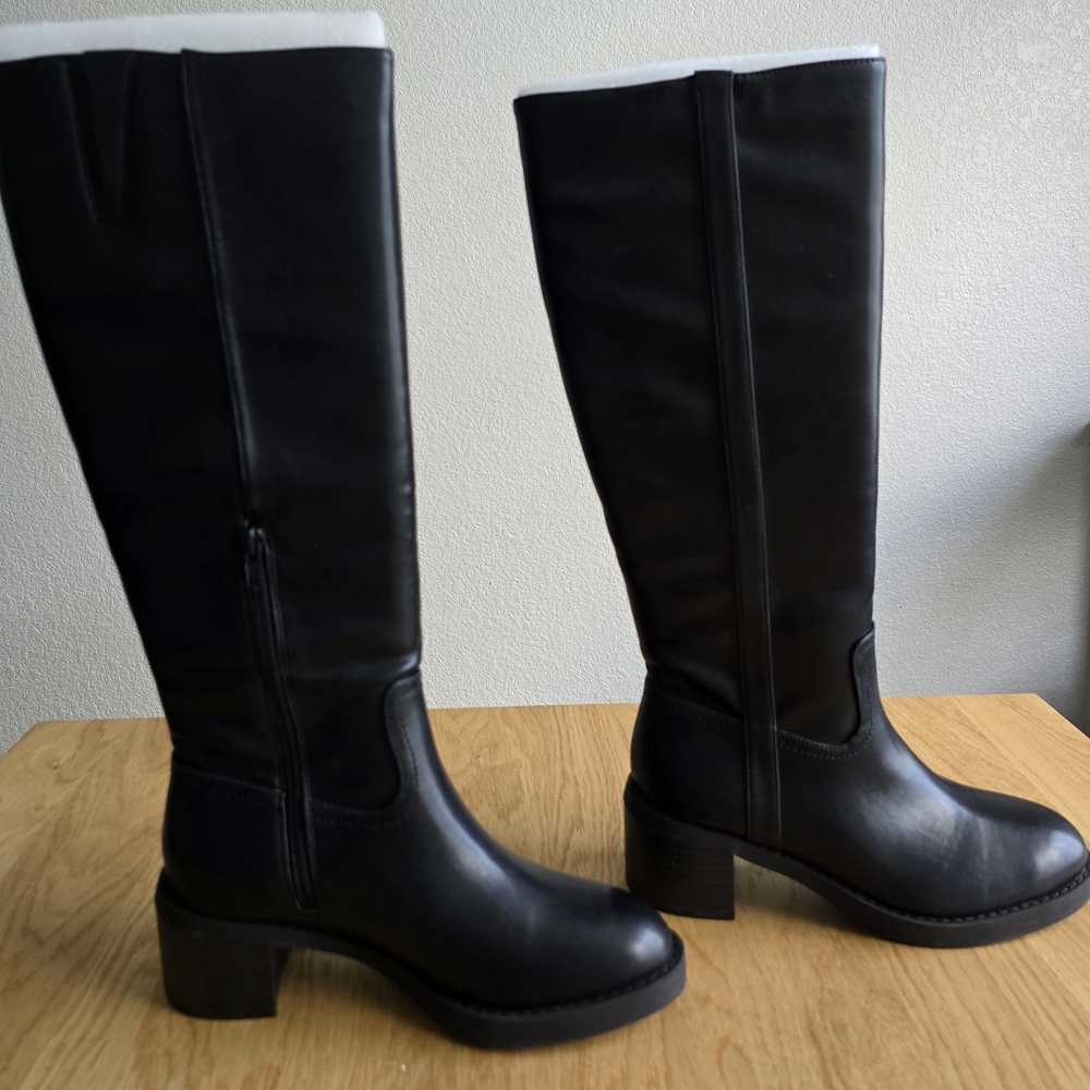 Womens LOFT Knee-High Mid-Heel Classic Boots - Perfect for Fall -Size 5 1/2 NWT